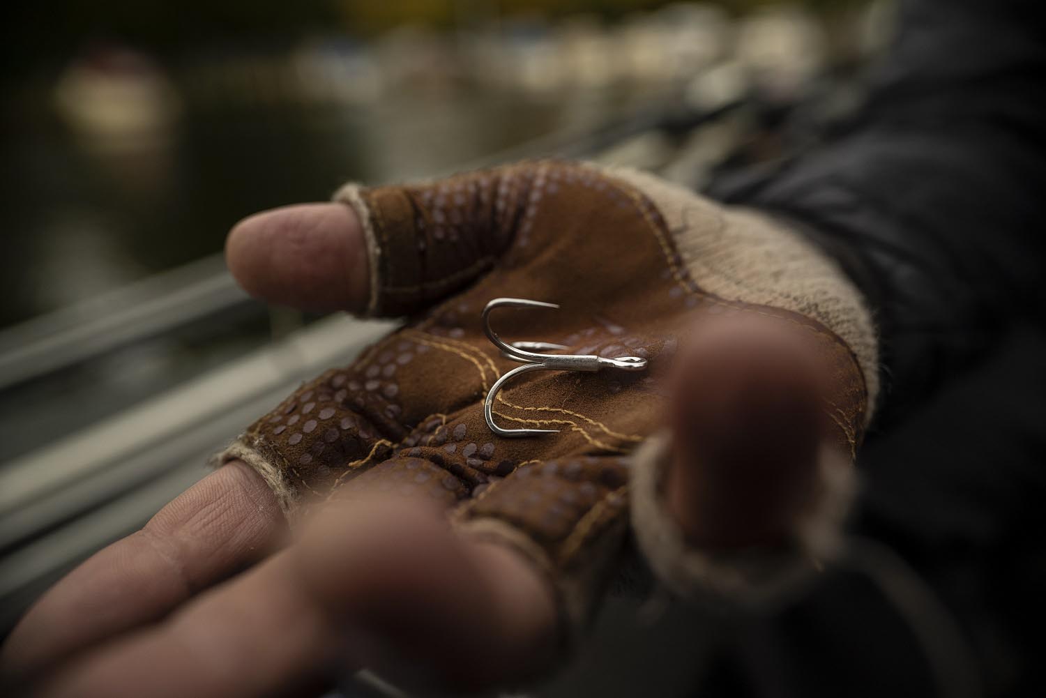 HP106A 03 MUSTAD NAOČALE PRO SERIES POLARIZACIJSKE-SMEĐI OKVIR, TAMNA STAKLA SA ZELENIM UV